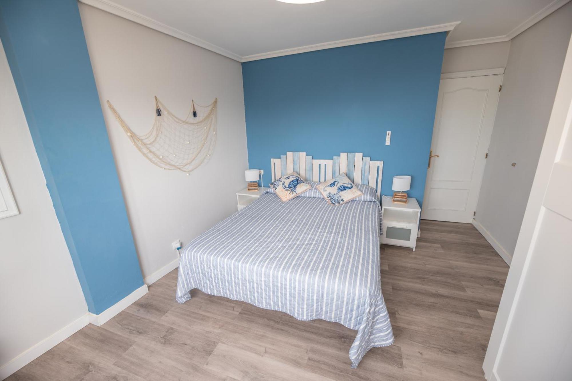El Embarcadero Apartment *